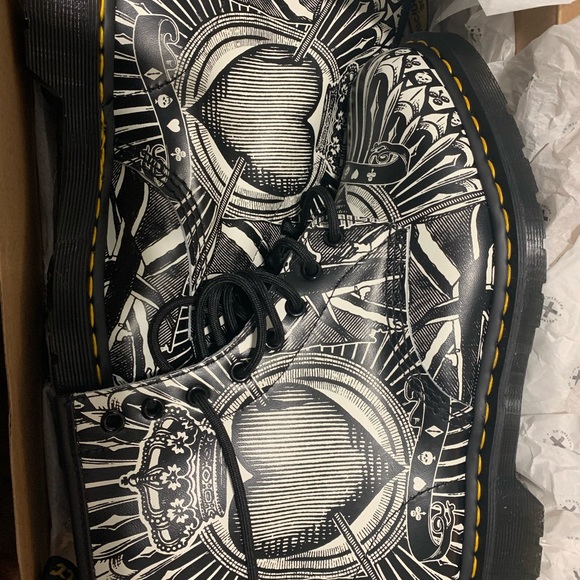 Limited Edition Dr. Martens - Picture 1 of 6